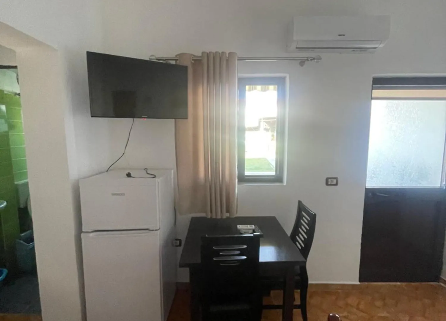 ***  Hotel Rehatia Velipojë Albânia